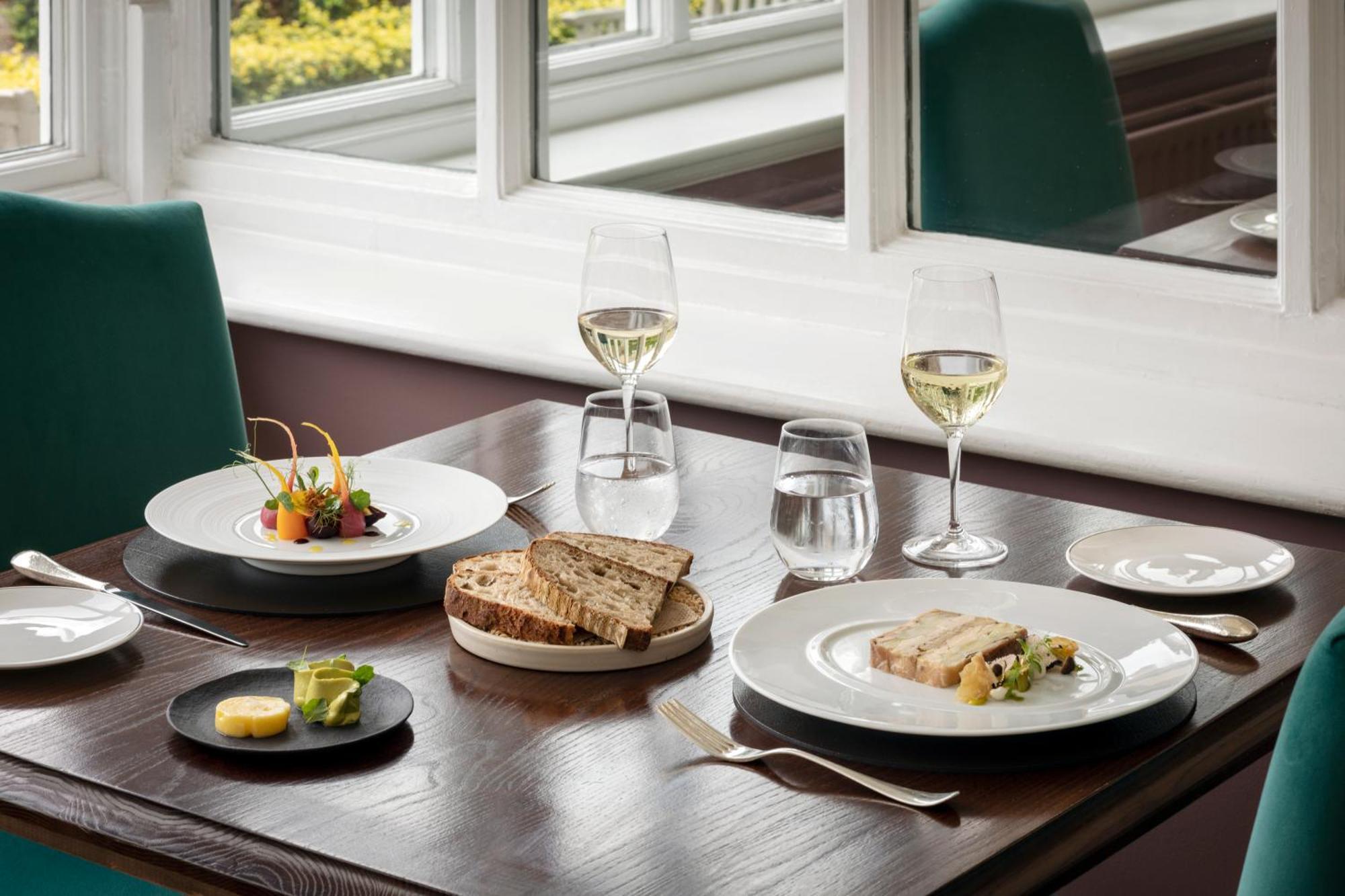 The Devonshire Arms Hotel At Bolton Abbey Exteriér fotografie